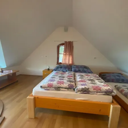 Apartma Medvedjek Lägenhet Velika Loka