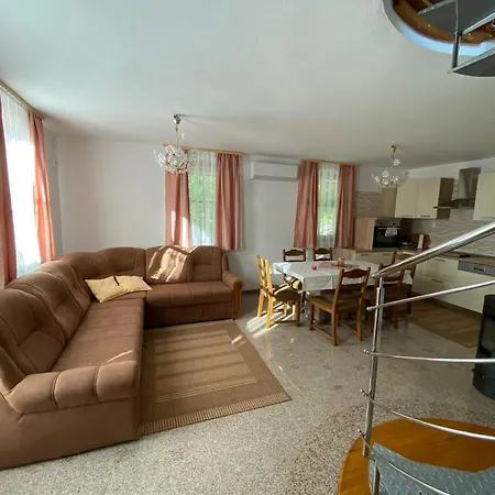Apartma Medvedjek 아파트