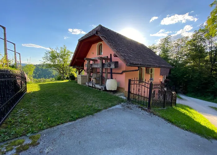 Apartma Medvedjek Lägenhet