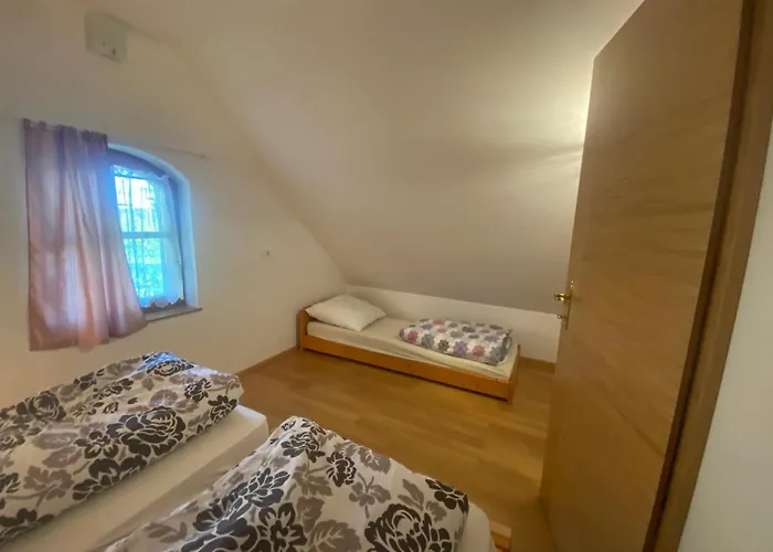 Apartma Medvedjek Daire Velika Loka