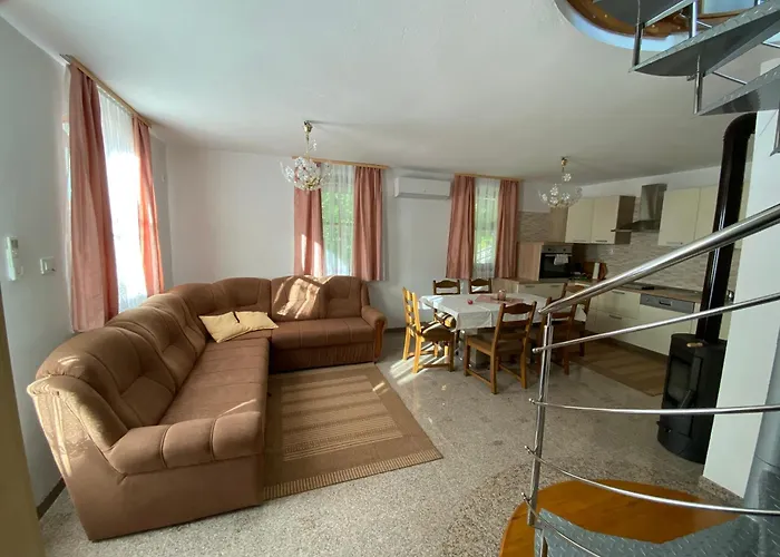 Apartma Medvedjek Lägenhet